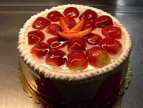 4-6 Kişilik Yaş Pasta - Çilek Aroması